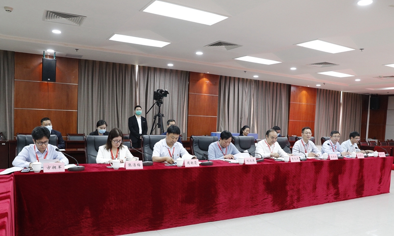 华北水利水电大学副校长刘汉东教授一行8人对安博·体育_安博(中国)进行评审考察