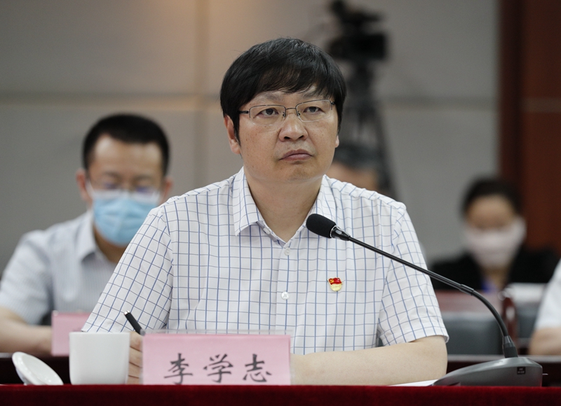 校长李学志致欢迎辞