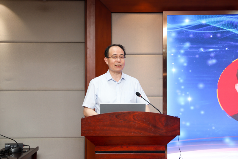 新乡学院王选年教授作主题发言