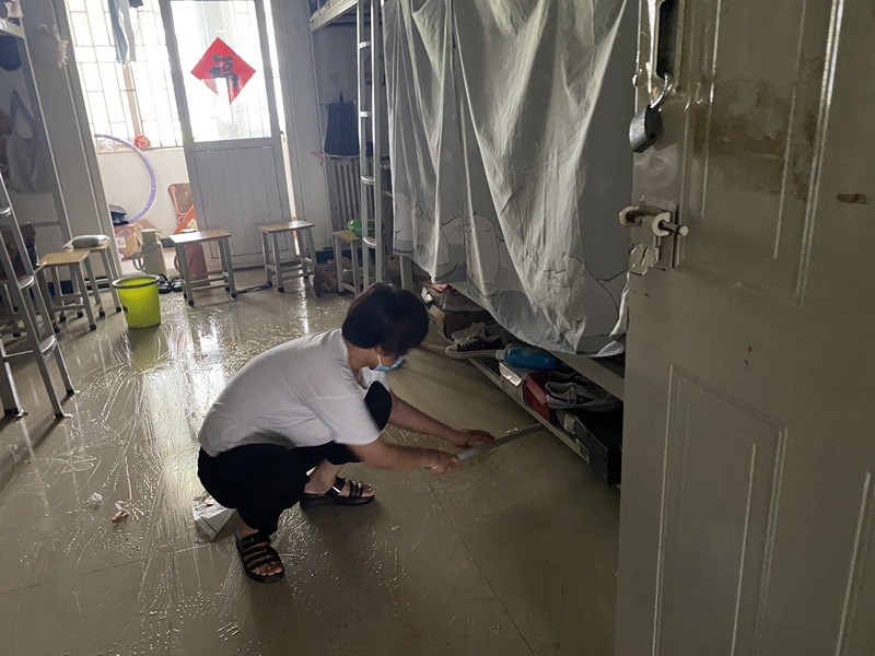 物业人员和公寓老师严格按照程序开展工作