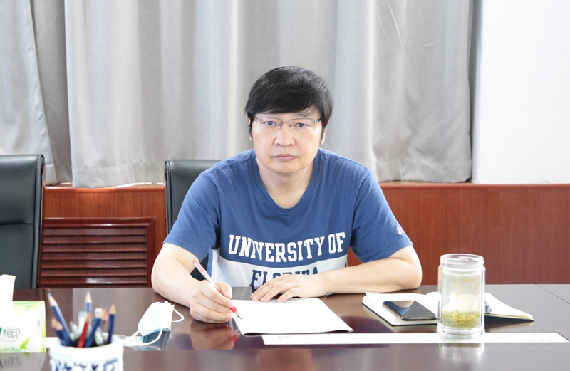 校长李学志主持召开学校疫情防控工作指挥部会议